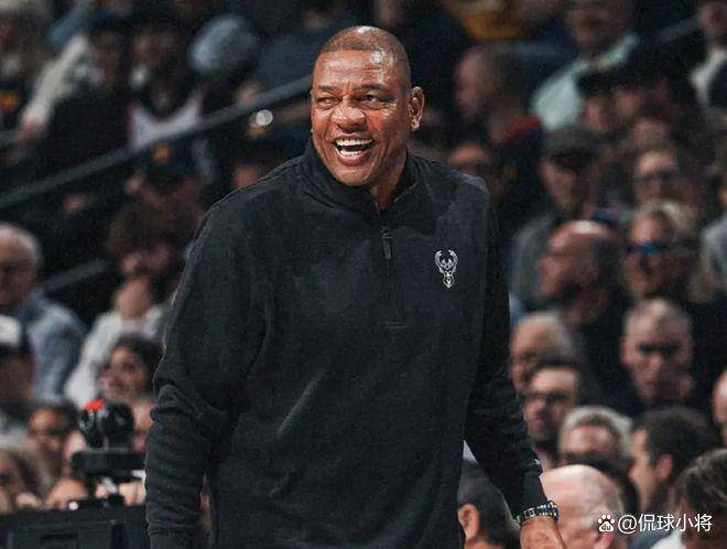 关于字母哥回归赛场，爆冷首场状态亮眼，塞尔维亚队观众沸腾！的信息